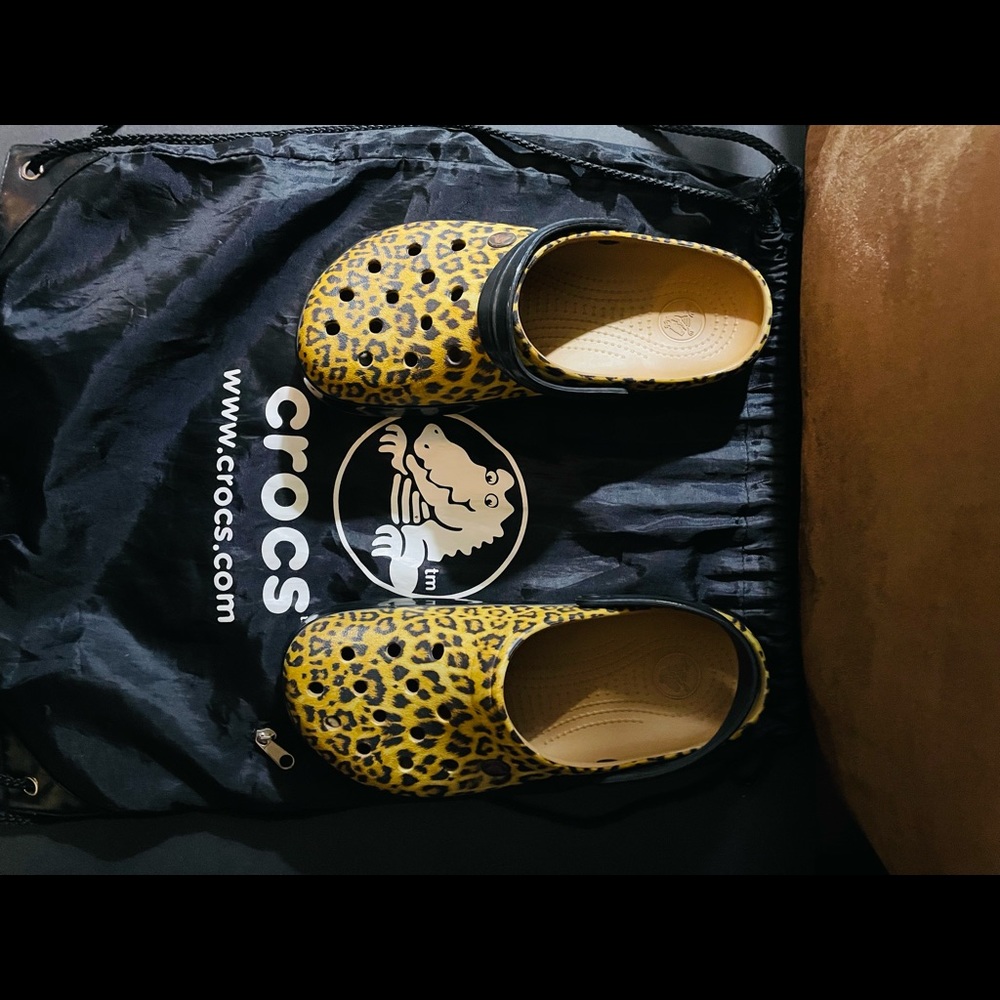 Crocs size 10